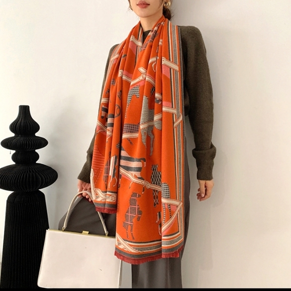 ⭐⭐ Elegant Cashmere Shawl/ Scarf⭐⭐ - Picture 3 of 10